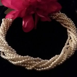 💞💞Vintage Twisted Strings Of Ivory Pearls 💞💞